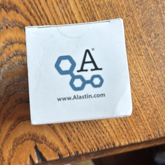 Alastin skincare restorative neck complex with trihex technology 1.7 fl oz. - Picture 4 of 4